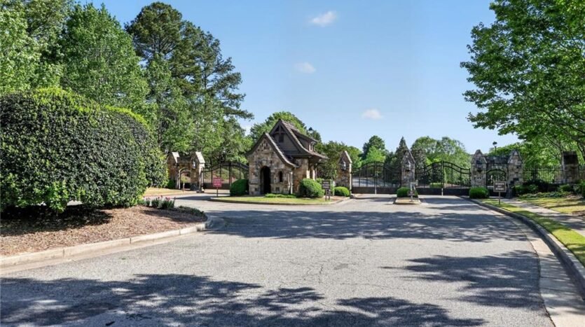 2083 Skybrooke Lane Hoschton, Georgia 30548