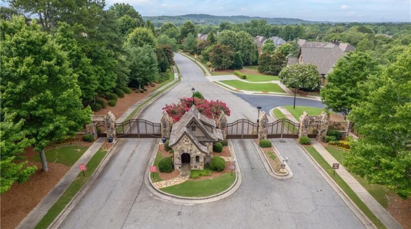 2051 Skybrooke Court Hoschton, Georgia 30548