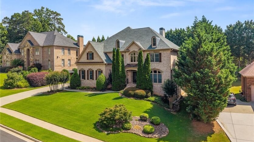 2122 Hunters Green Drive Lawrenceville, Georgia 30043