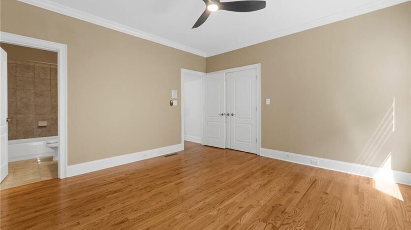 2122 Hunters Green Drive Lawrenceville, Georgia 30043