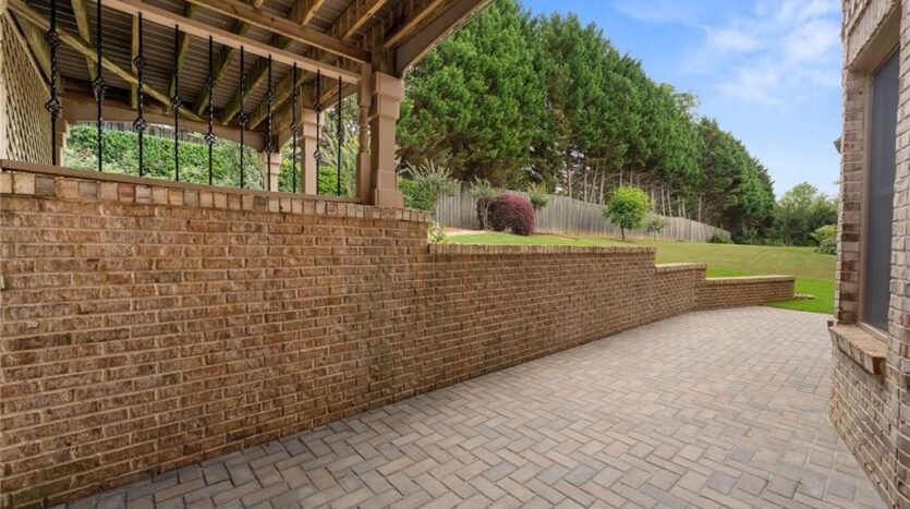 2122 Hunters Green Drive Lawrenceville, Georgia 30043