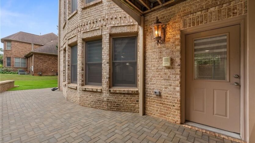 2122 Hunters Green Drive Lawrenceville, Georgia 30043