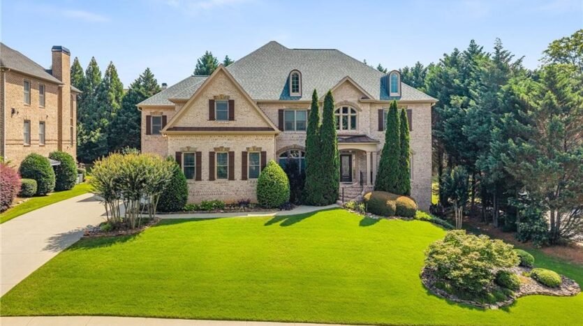 2122 Hunters Green Drive Lawrenceville, Georgia 30043